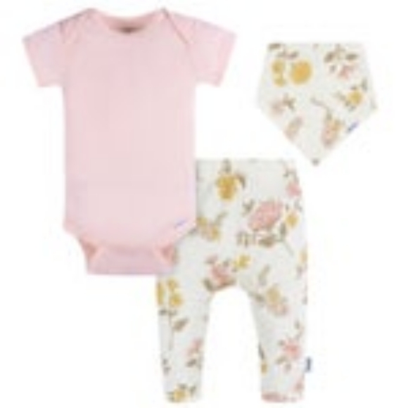 Gerber Baby 7-piece Set with Bibs - Picture 3 of 6